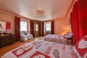 6 chambres, fer et planche à repasser, Wi-Fi, literie fournie
