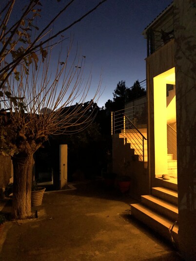 Apartment with panoramic sea view-3 Bedrooms-2 Bathrooms-Sleeps 6