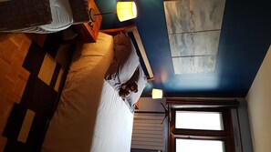 1 chambre, fer et planche à repasser, Wi-Fi gratuit, draps fournis