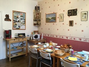 Petit déjeuner continental compris tous les jours