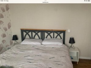 Chambre Tradition | 1 chambre, minibar, décoration personnalisée, ameublement personnalisé