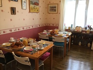 Petit déjeuner continental compris tous les jours