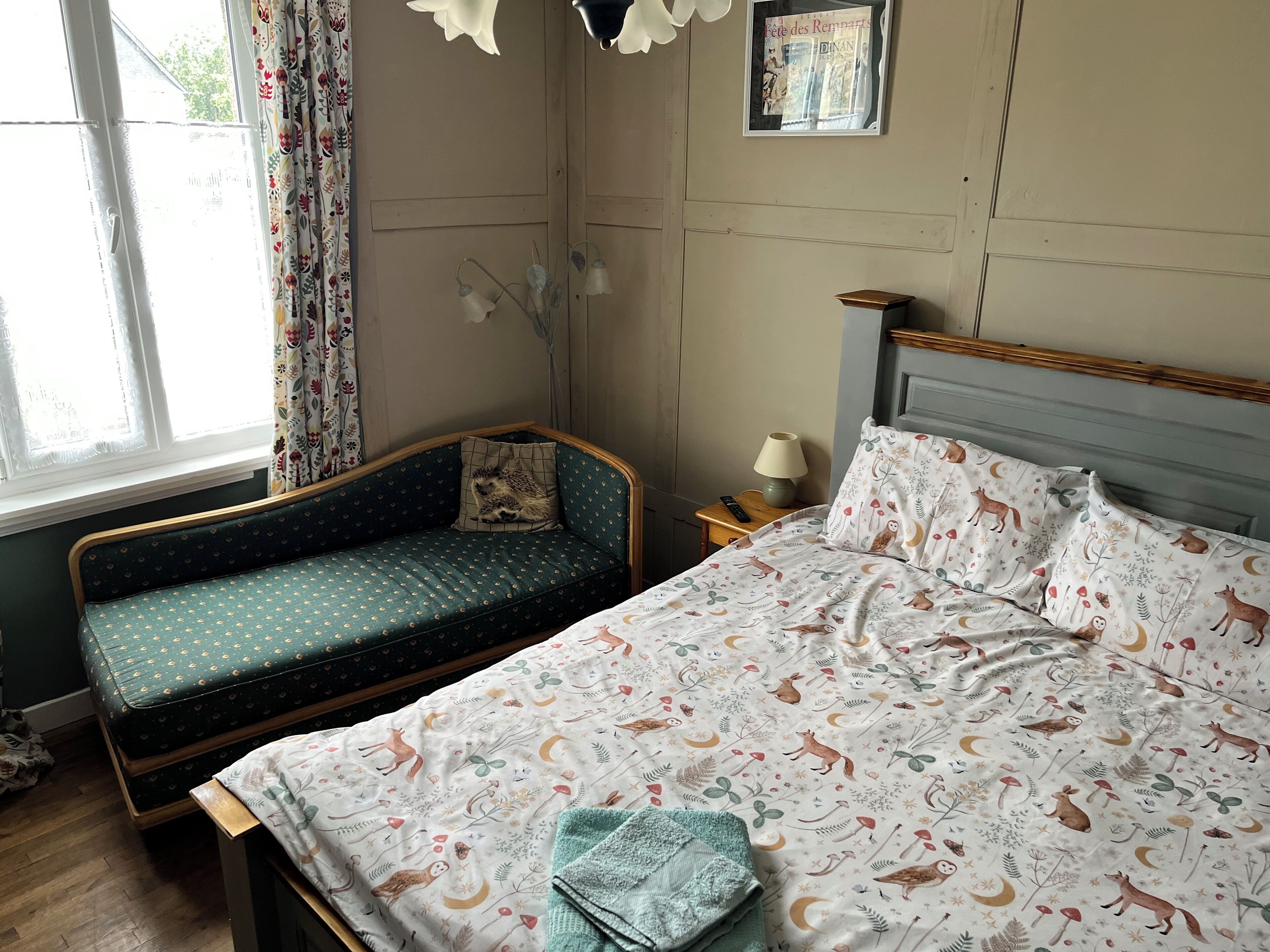 基本雙人房 | 迷你吧、獨特裝潢、布置獨特、書桌