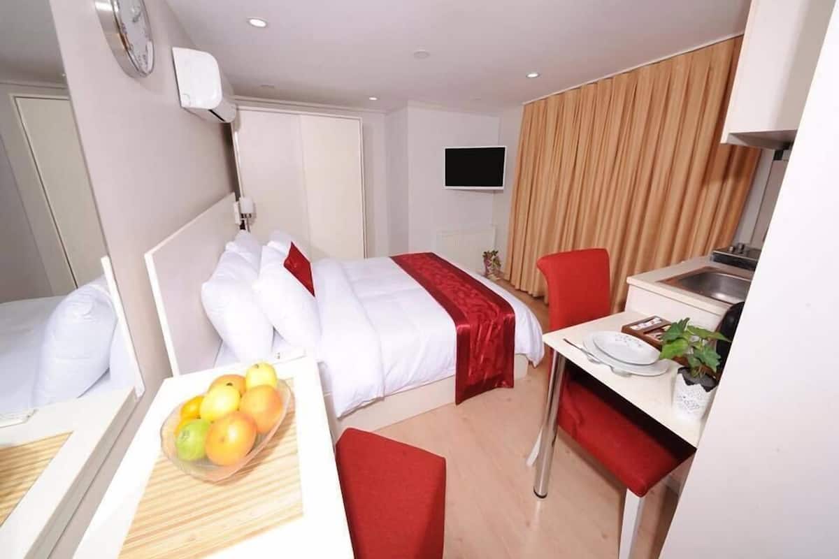 Habitación estándar | 1 habitación, escritorio, wifi gratis y ropa de cama