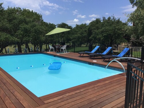 Heron Azul: 3BR/3BA + Game Room Suite ~ Pool, Hot Tub, Games Galore & Lake Views