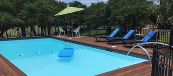 Heron Azul: 3BR/3BA + Game Room Suite ~ Pool, Hot Tub, Games Galore & Lake Views
