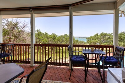 Heron Azul: 3BR/3BA + Game Room Suite ~ Pool, Hot Tub, Games Galore & Lake Views