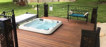 Amazing 3/3 with 5th bed in game room ~~ Pool,  Hot Tub, Indoor & Outdoor Games!