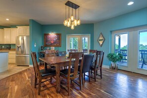 Dining - Heron Azul: 3BR/3BA + Game Room Suite ~ Pool, Hot Tub, Games Galore & Lake Views (Canyon Lake)