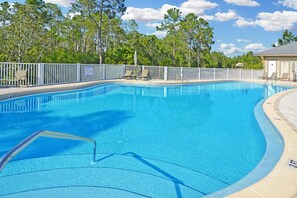 Outdoor pool - *30A Seagrove Highlands Ground Floor Unit- 2 bikes included (Santa Rosa Beach)