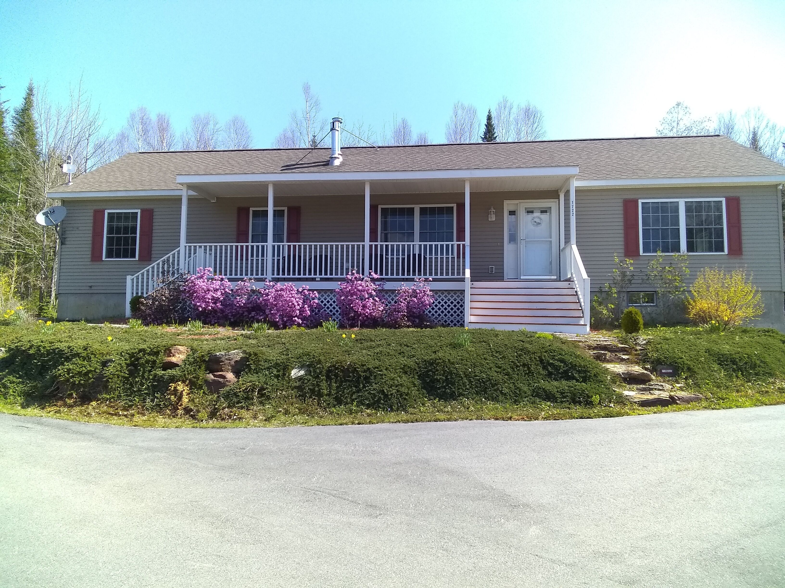 Large modern home perfect for families