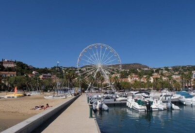 Quiet T2 apartment on the hillside of Le Lavandou near the beach