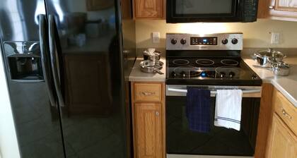 House at the Lakes, fishing , nearby boat ramps, Parks and minutes from Beaches