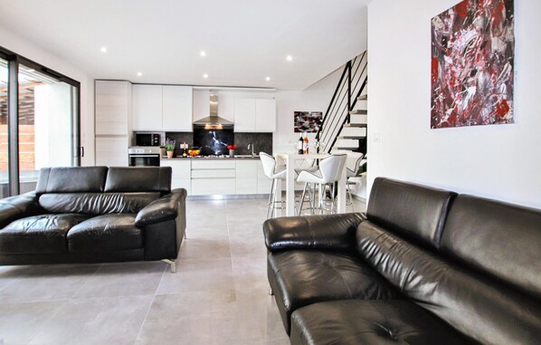 Smart TV - Gorgeous home in Salon de Provence (Salon de Provence)