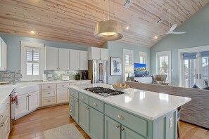 Fridge, microwave, stovetop, dishwasher - Designer Cinnamon Shore Lakehouse, Private Fire Pit, Resort-Like Amenities! (Port Aransas)