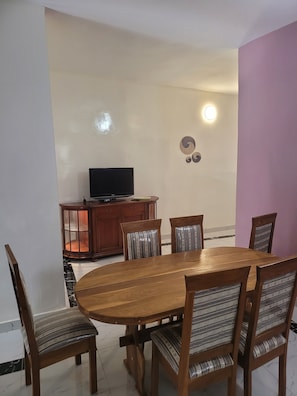 Comfort Apartment, 2 Bedrooms, Kitchen | Living area