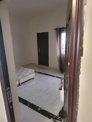 Comfort Apartment, 2 Bedrooms, Kitchen | 2 bedrooms, premium bedding, Select Comfort beds, soundproofing