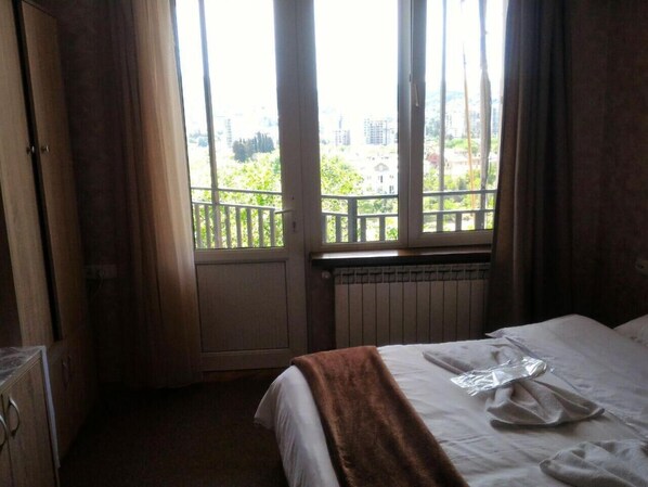 Free WiFi, bed sheets