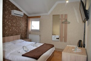 Free WiFi, bed sheets - 7 Star Hotel (Tbilisi)