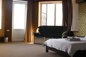 Free WiFi, bed sheets - 7 Star Hotel (Tbilisi)