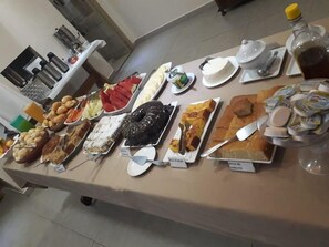 Free daily buffet breakfast  - Casablanca Palace Hotel (Frutal)