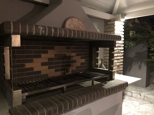 Contemporary Farmhouse with BBQ in N. Evia