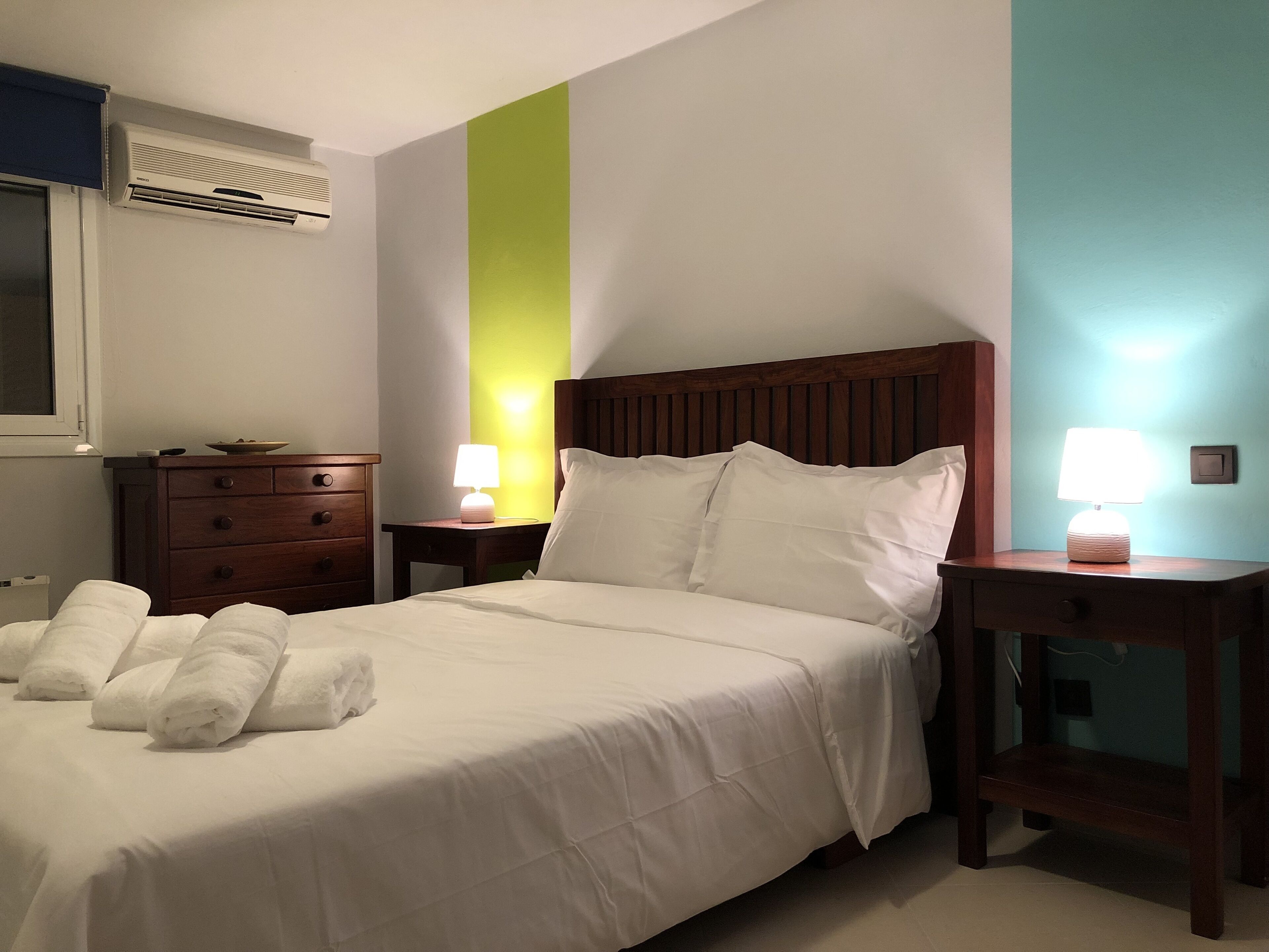 1 sovrum, skrivbord, strykjärn/strykbräda och wi-fi