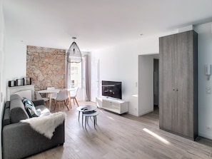 Smart-tv en een open haard