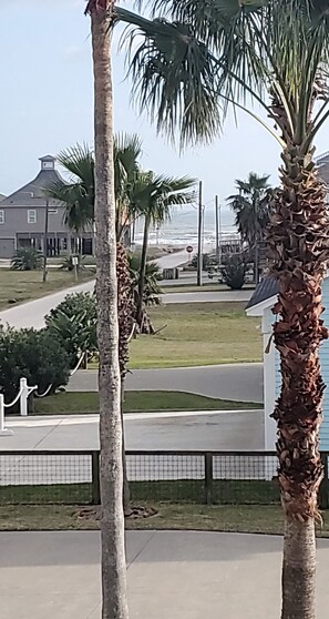 Property grounds - Beautiful construction with Ocean views and sunset deck. (Bolivar Peninsula)