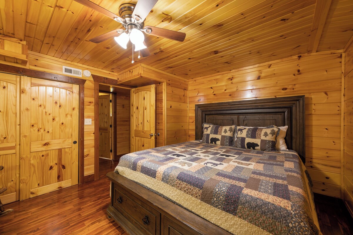Photo 55 of Charming Log Cabin Escape! 4 King beds, Min to Gatlinburg, Frequent bear visits!