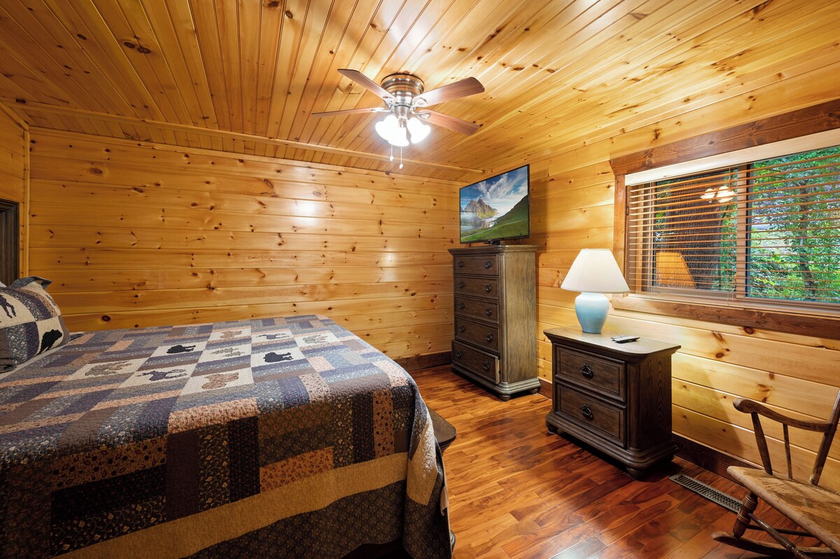 Photo 56 of Charming Log Cabin Escape! 4 King beds, Min to Gatlinburg, Frequent bear visits!
