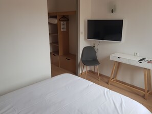 Chambre Double Standard | Décoration personnalisée, ameublement personnalisé, bureau