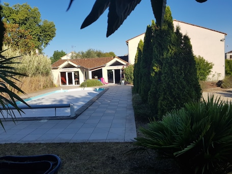 Seasonal outdoor pool, open 9:30 AM to 8:00 PM, sun loungers