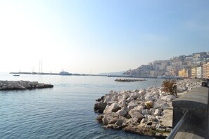 Beach - Rooms in B&B in the Chiaia area, 400mt from Metro and 500mt from the caracciolo promenade (Napoli)