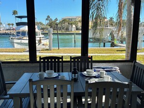 Outdoor dining - Madeira Beach Yacht Club  Waterfront Paradise!! (Madeira Beach)