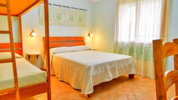 1 habitaciĂłn, caja de seguridad en la habitaciĂłn y escritorio