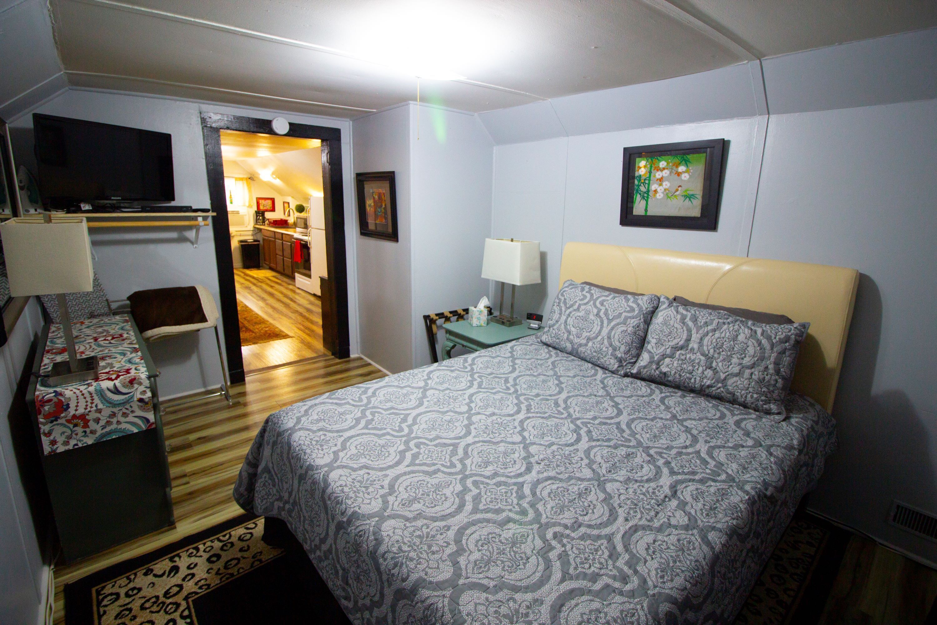 Deluxe Apartment, 1 Queen Bed with Sofa bed | Individually decorated, individually furnished, blackout drapes