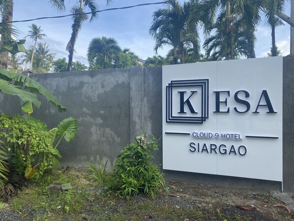 Señal para el Hotel KESA Cloud 9 en Siargao.