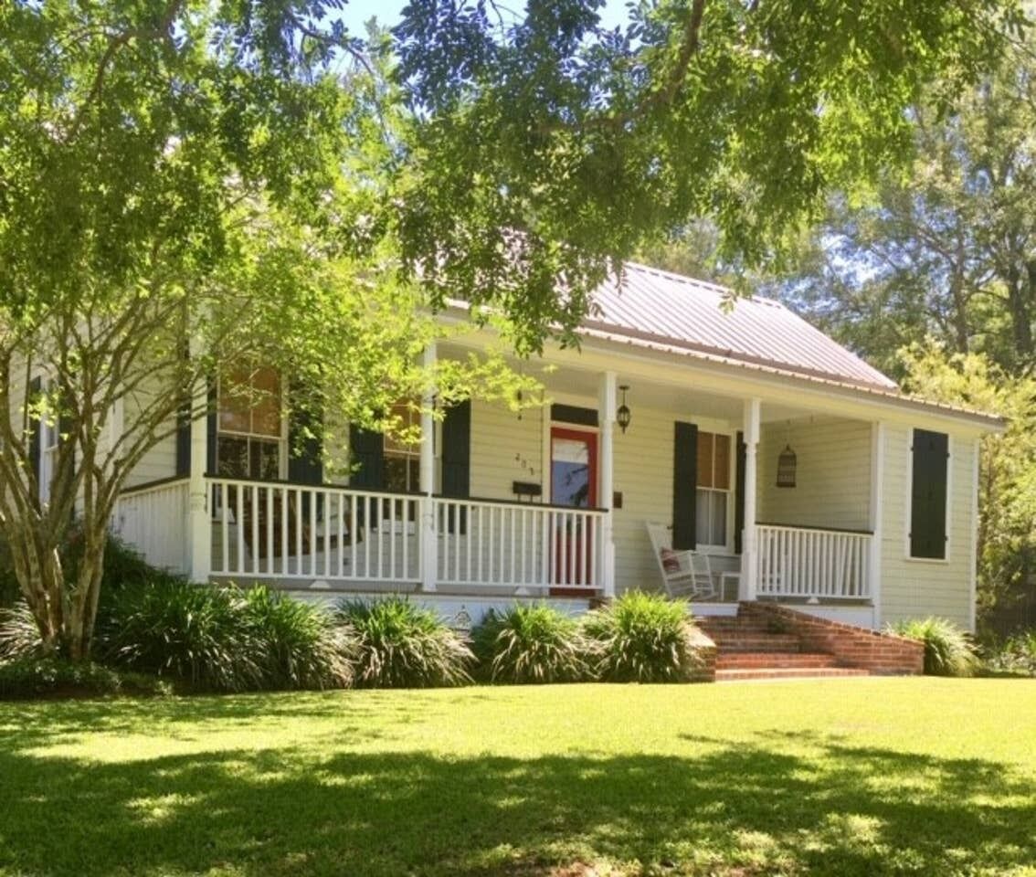 Ponchatoula Historic Home away from Home in Hammond, United States
