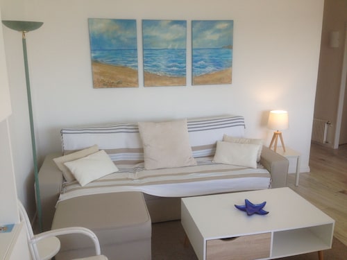 Apartment with balcony and terrace near the center and the beach