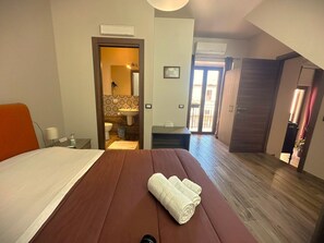 Memory-foam beds, desk, laptop workspace, soundproofing