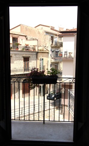 Twin Room, Balcony | Terrace/patio