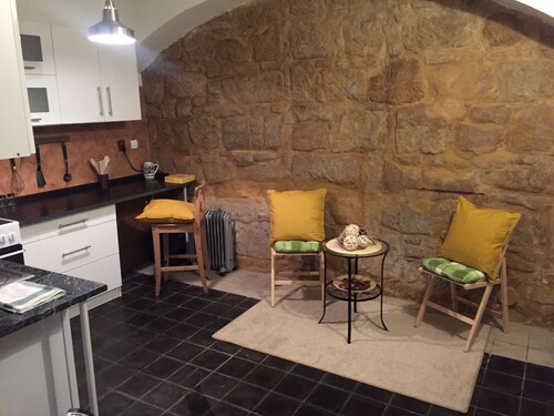 Perfectly located old Pilsen apartment