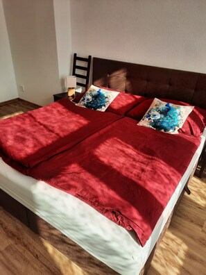 Ropa de cama hipoalergénica, decoración personalizada y escritorio 