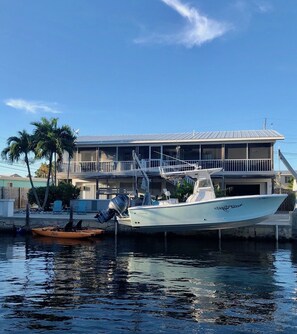 Exterior - Marathon 3BR Canal Home w Pool Spa Combo 55' Dock Free pool heat and chiller (Marathon)