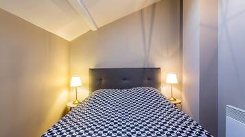 1 bedroom, desk, soundproofing, iron/ironing board