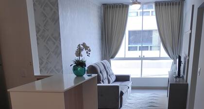 2 bedroom apartment, 1 suite, with garage and Wi-Fi, in the center and sea.