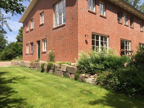 Gemütliches Landleben zwischen Hamburg u. Lübeck. 2-Zi-Apartm. 2 bis max. 4 Pers