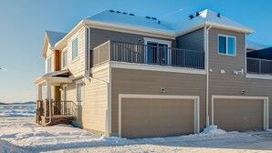 Unclassified image, 5 of 14, button - New Home near Spruce Meadows (Calgary)