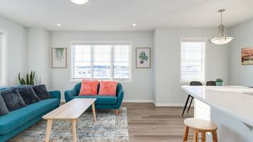 Comfort Townhome | Living area | LCD TV, Netflix, streaming services